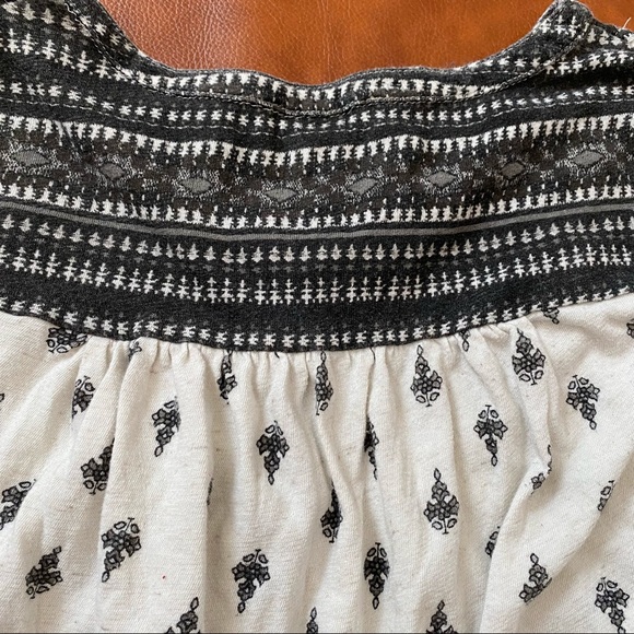 Lucky Brand | Patterned Blouse with Button Detail | 3/4 Sleeves | XS - Picture 6 of 7